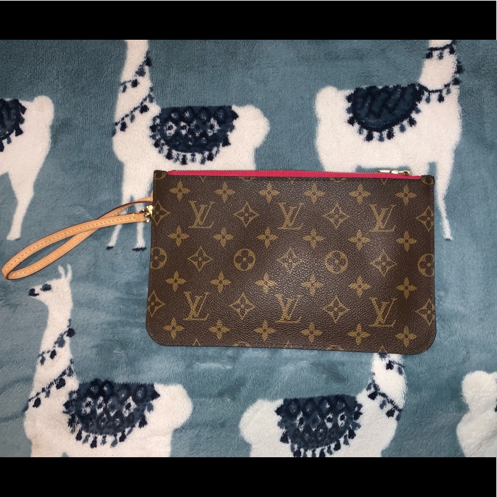 LV Pochette Pink interior Wristlet Authentic